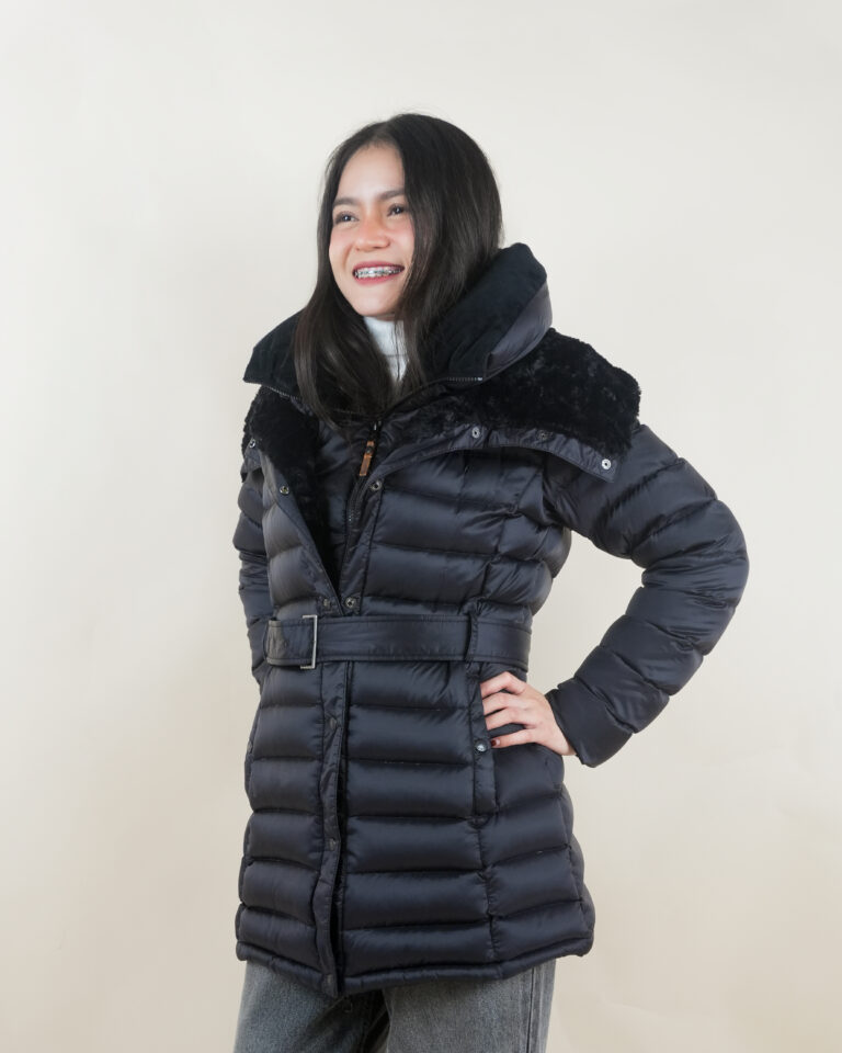 เช่าเสื้อขนห่าน The North Face Women's Belted Puffer Jacket ที่ Go Mall ร้านเช่าเสื้อหนาวที่ดีที่สุดในไทย